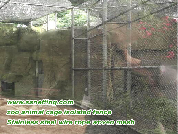 Cerca de aislamiento de jaula de animales en zoológicos.